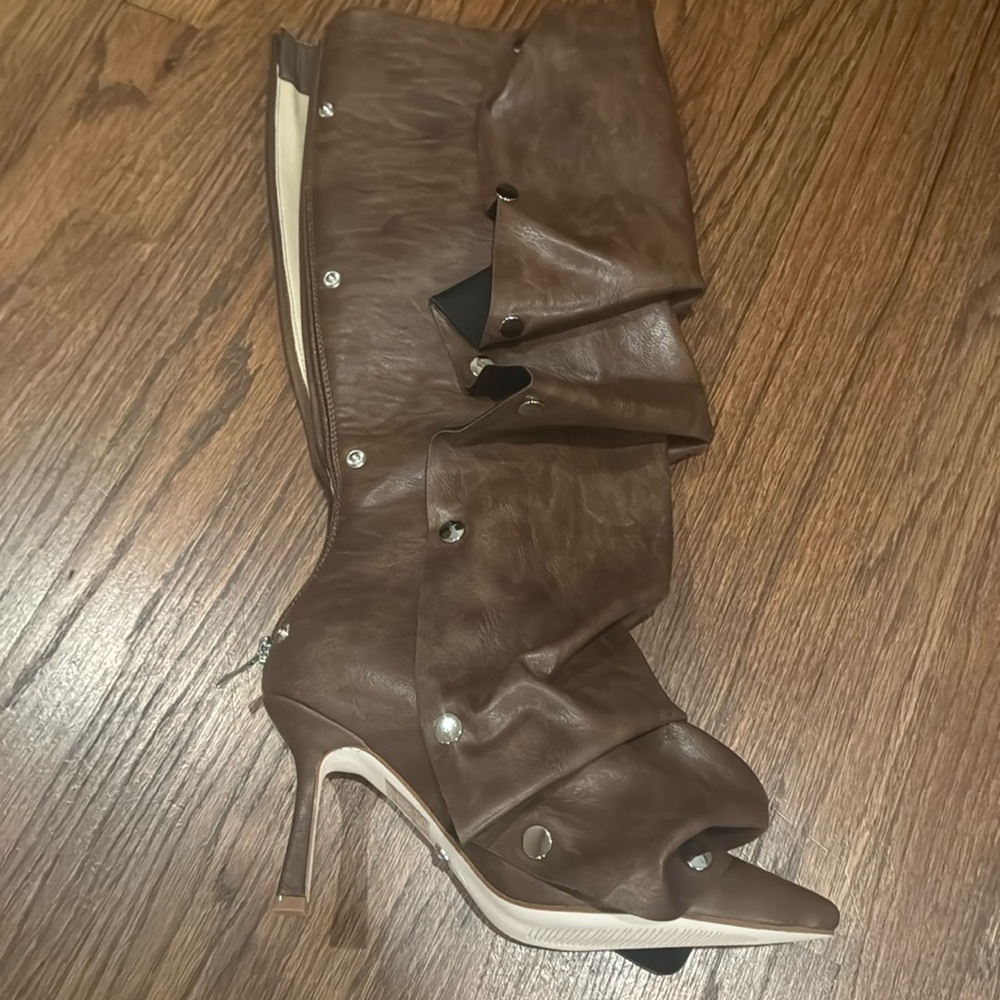 AKIRA AZALEA WANG IMOGINE BROWN BOOT Size 7.57.5